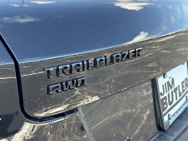New 2026 Mosaic Black Metallic Chevrolet RS image 21
