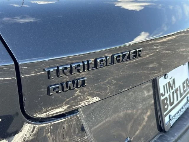 New 2026 Mosaic Black Metallic Chevrolet RS image 21
