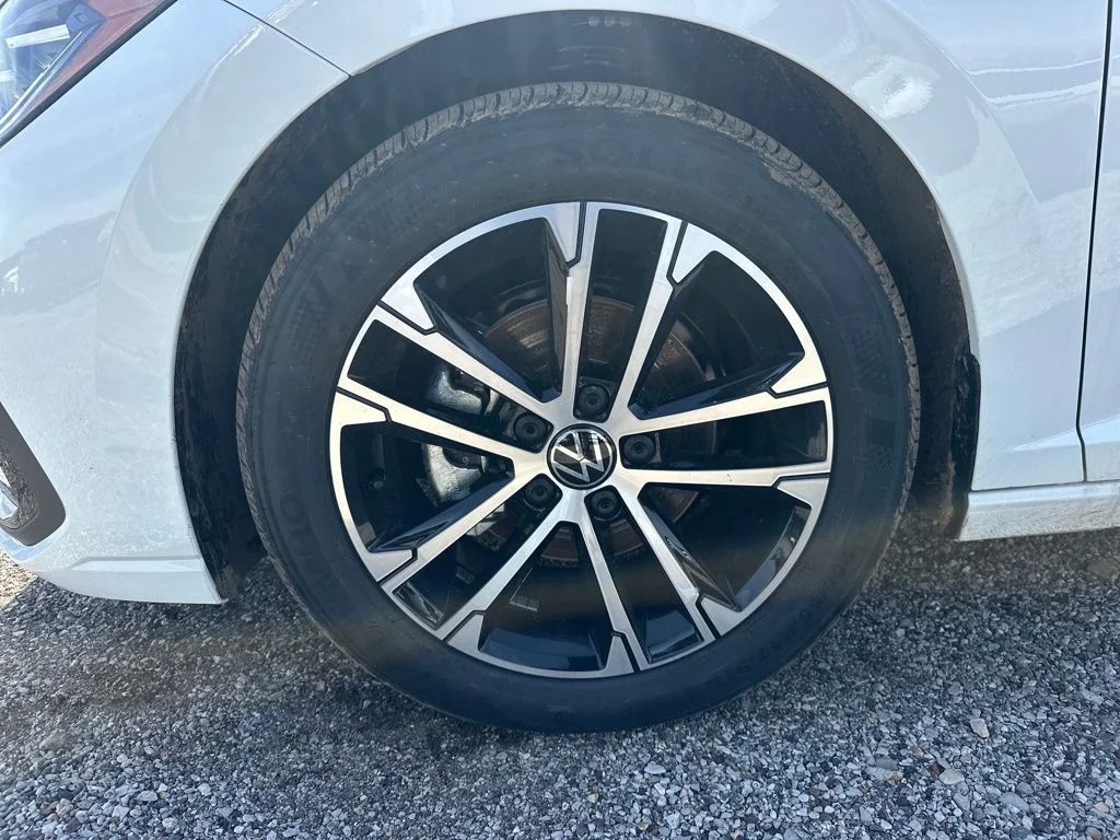 New 2026  Volkswagen 1.5T Sport image 9
