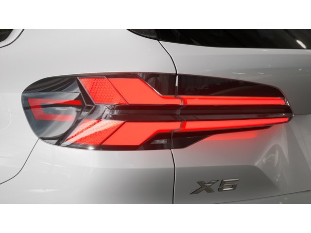 New 2026 Mineral White Metallic BMW xDrive40i image 8