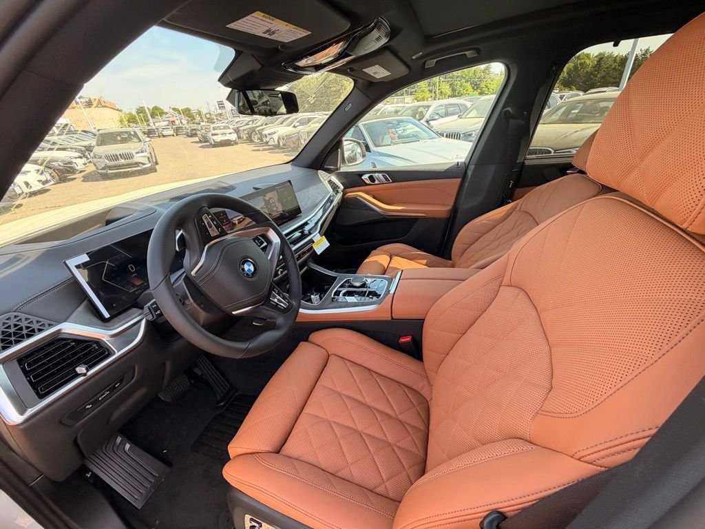 New 2026 Mineral White Metallic BMW xDrive40i image 5