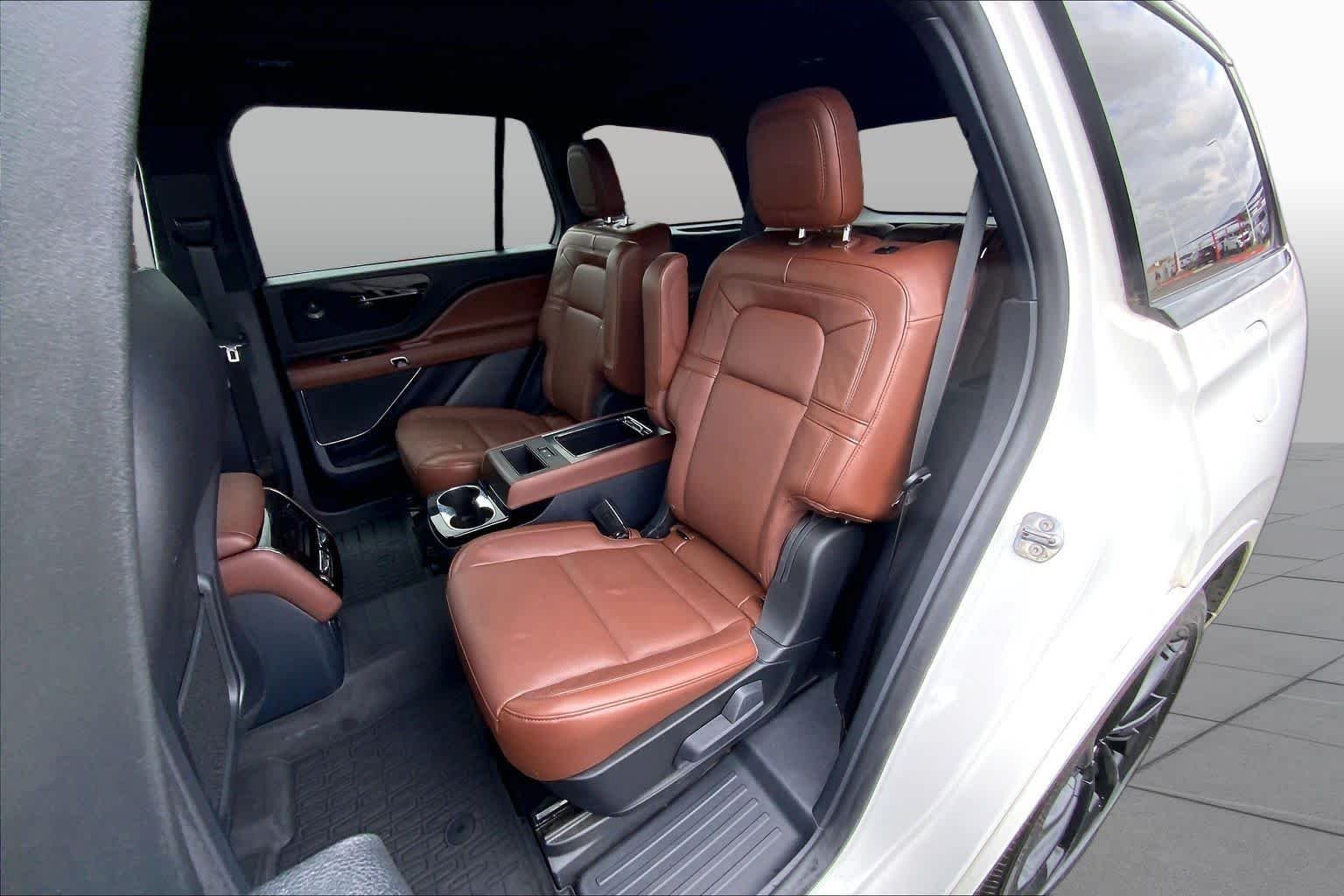 Used 2025 Pristine White Lincoln Reserve image 21