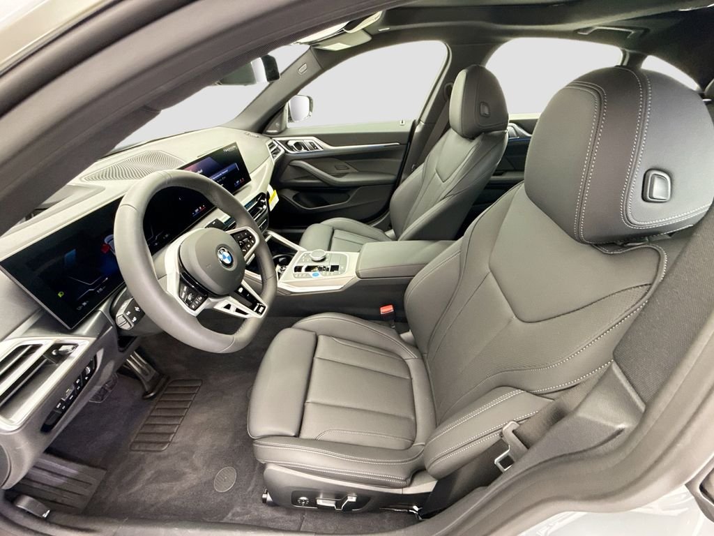 New 2026 Gray Metallic BMW xDrive40 image 18