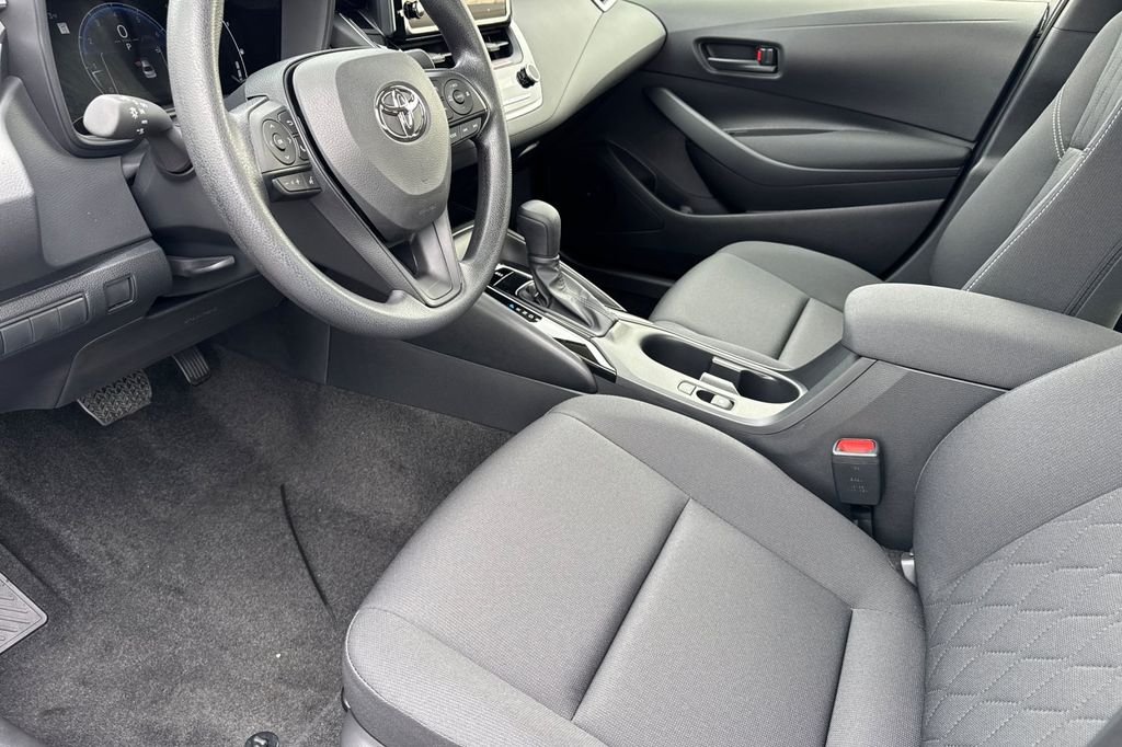 New 2026 Wind Chill Pearl <sup>1</sup> Toyota  LE image 8