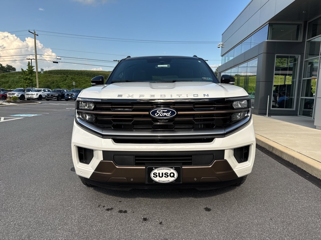 New 2027 Star White Metallic Tri-Coat Ford King Ranch image 2