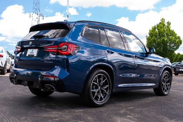 Used 2022 Blue Metallic BMW xDrive30i image 10