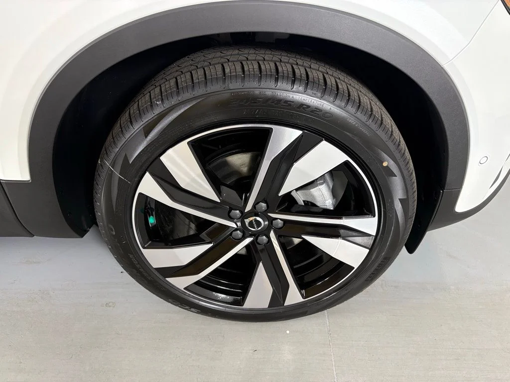 2026 Volvo XC40 Ultra - Photo 11