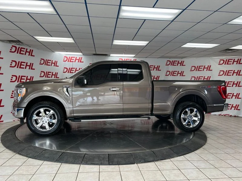 Used 2021 Gray Ford XLT image 2