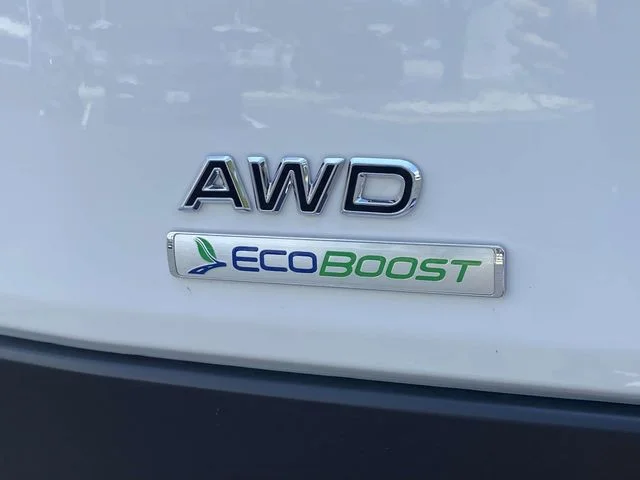 New 2025 Oxford White Ford AWD image 16