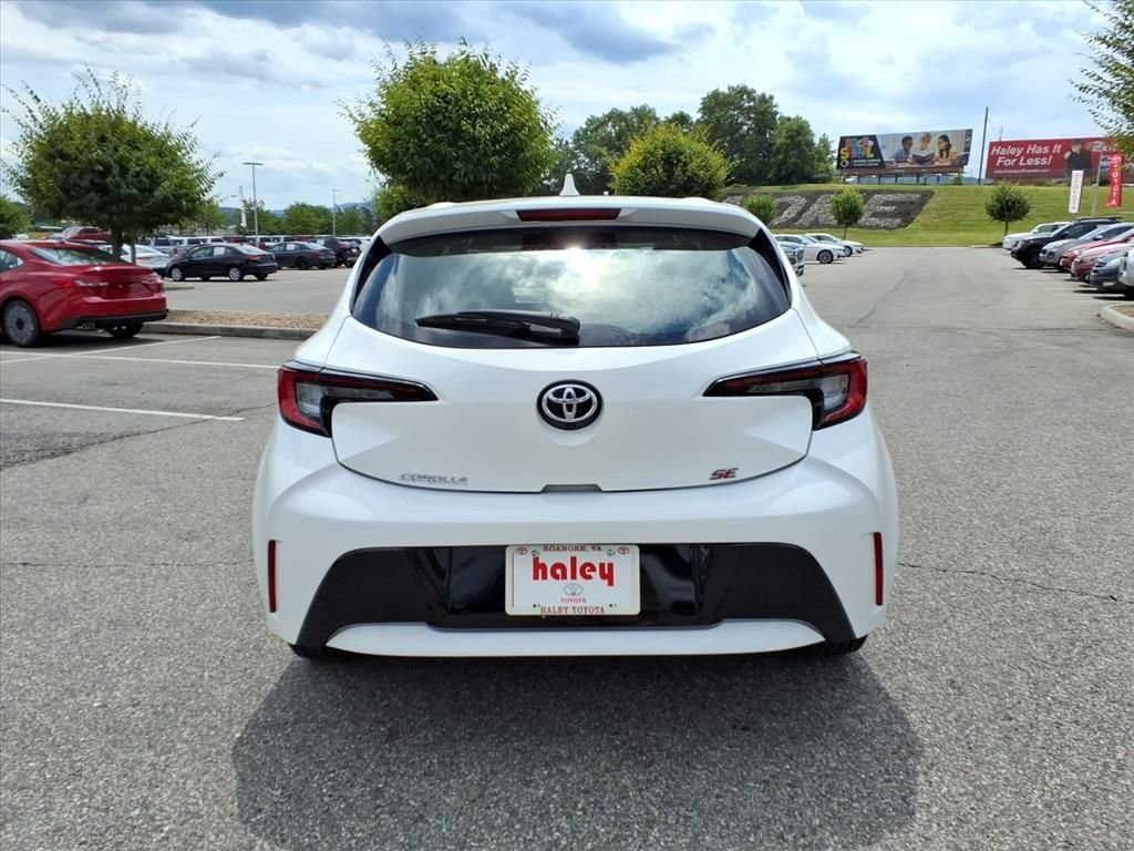 2025 Toyota Corolla Hatchback SE - Photo 6