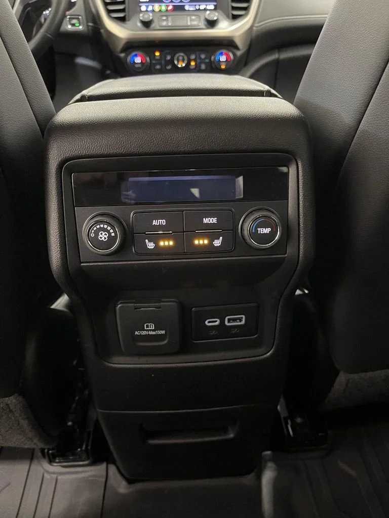 2023 GMC Acadia Denali - Photo 8
