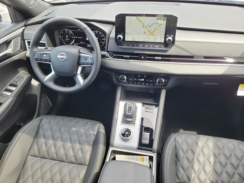 New 2026 White Nissan Platinum image 15