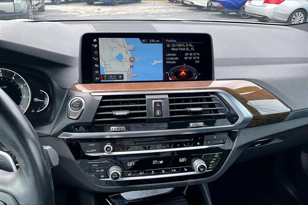 Used 2019 White BMW xDrive30i image 15
