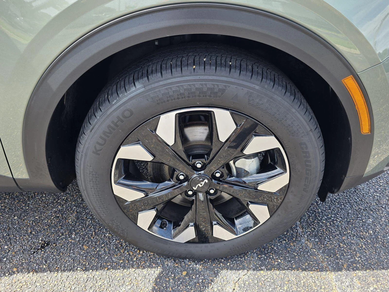 Used 2024 Jungle Green Kia X-Line image 39