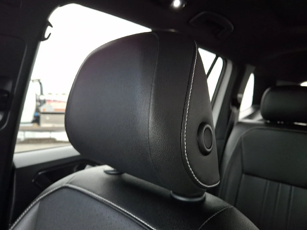 Used 2023  Volkswagen SE R-Line Black image 18