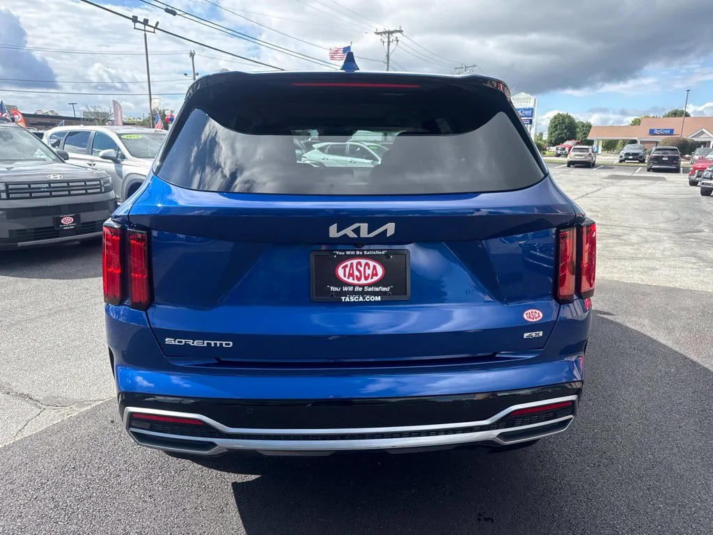 Used 2023 Blue Kia SX image 6