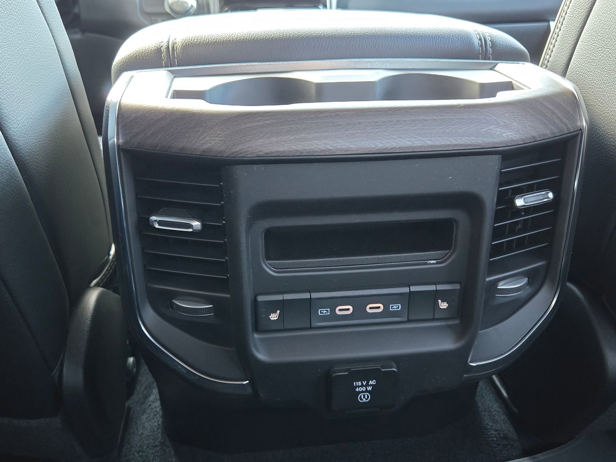 New 2026 Diamond Black Crystal Pearl-Coat Exterior Paint RAM Laramie image 25