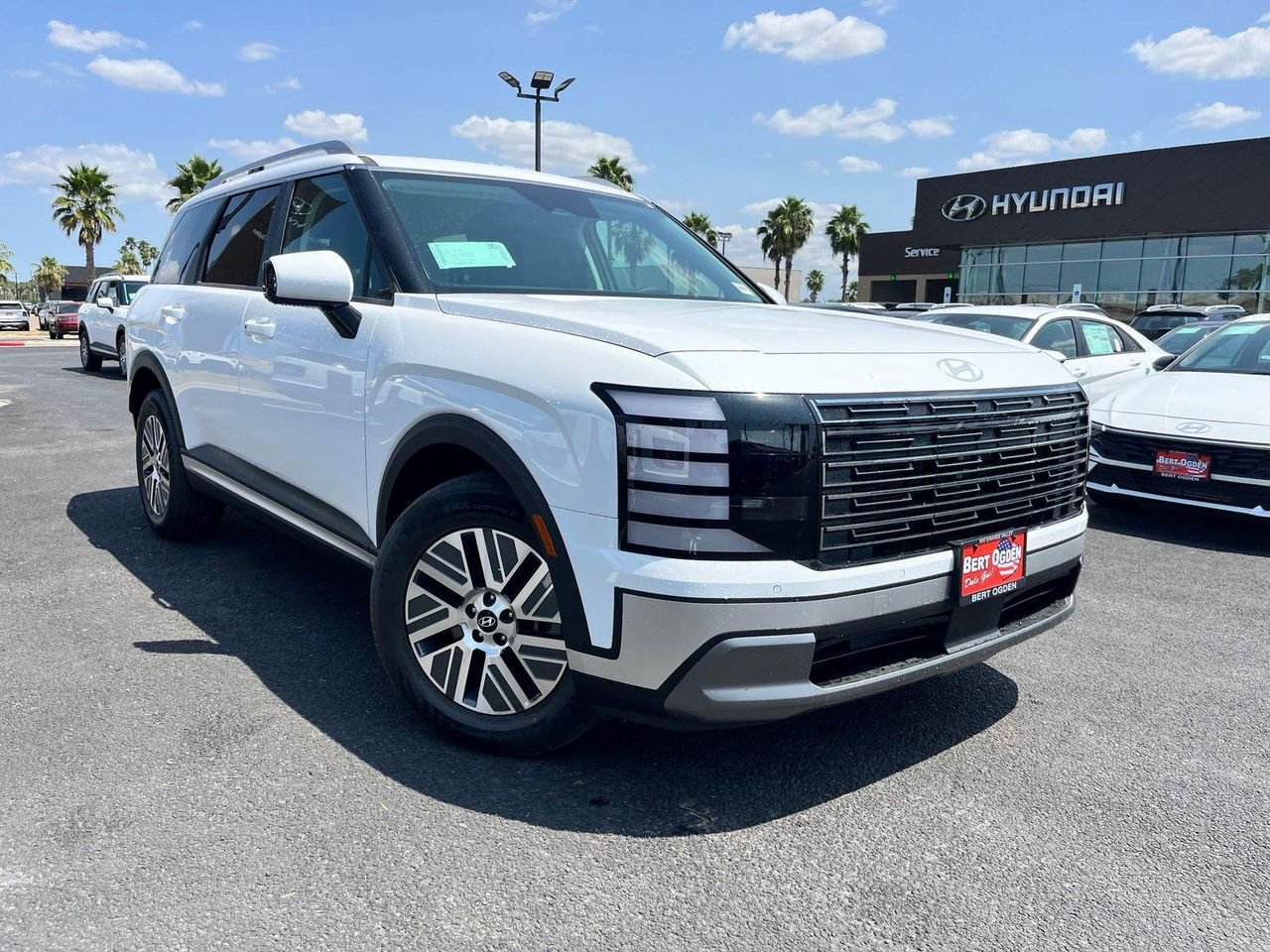 New 2026 White Hyundai SEL 7P image 1