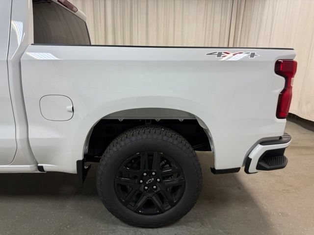 New 2026 Summit White Chevrolet RST image 13