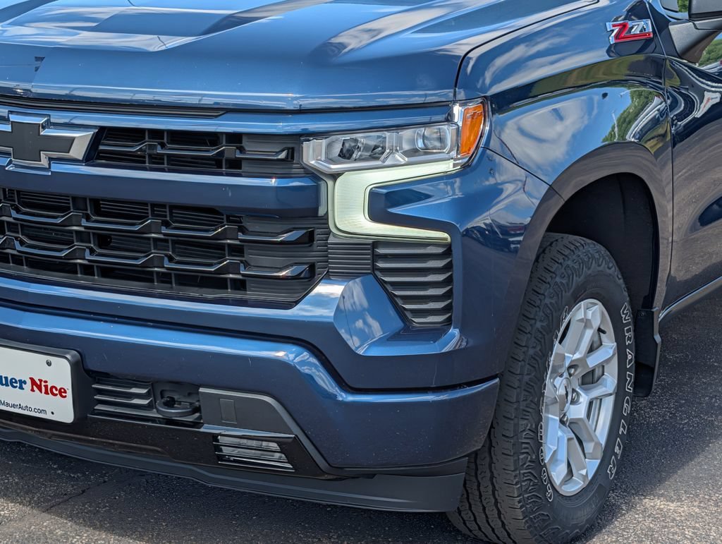 Certified Used 2022 Northsky Blue Metallic Chevrolet RST image 15