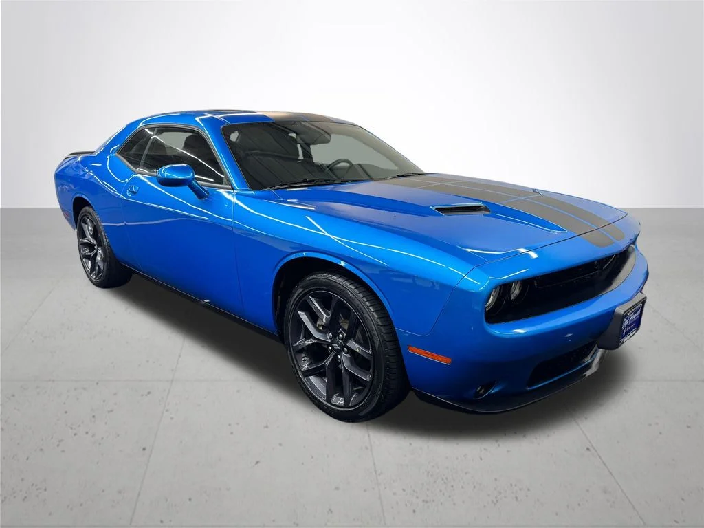Used 2023 Blue Dodge SXT image 9