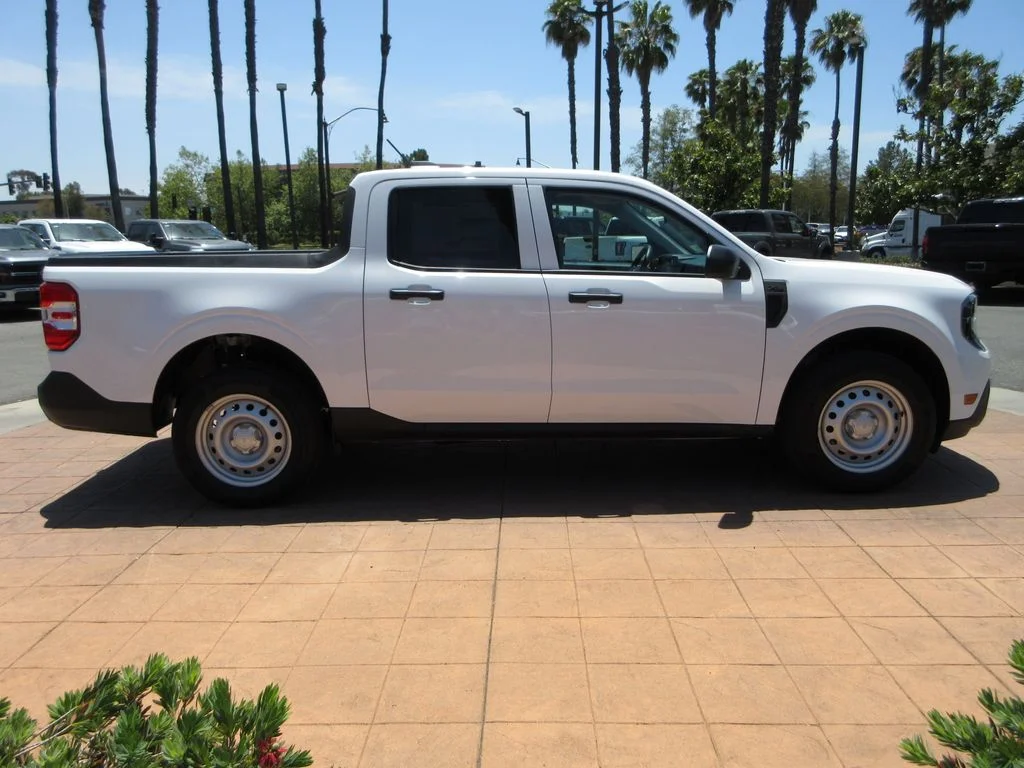 New 2026 Oxford White Ford XL image 5