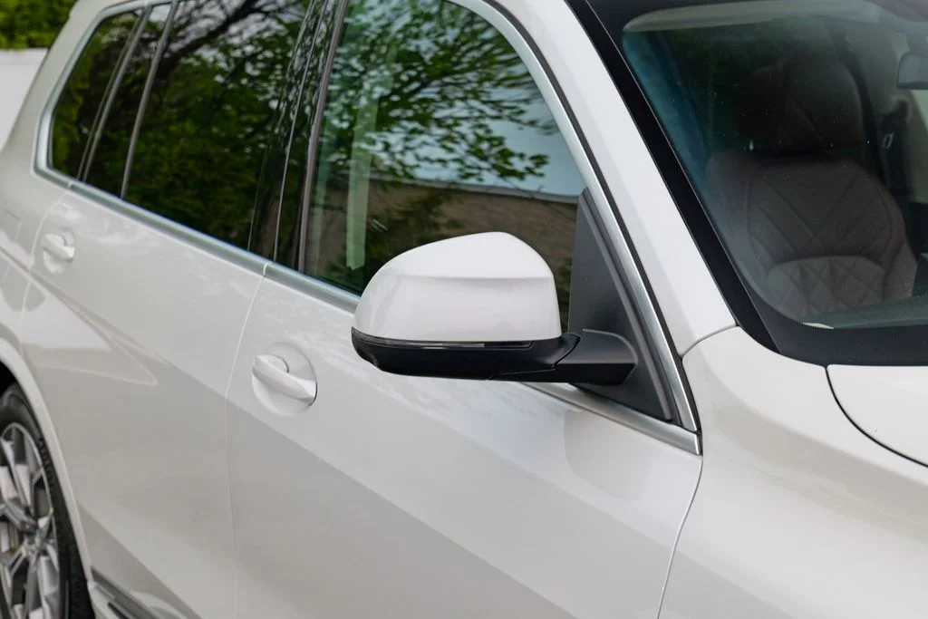 Used 2023 Mineral White Metallic BMW xDrive40i image 10