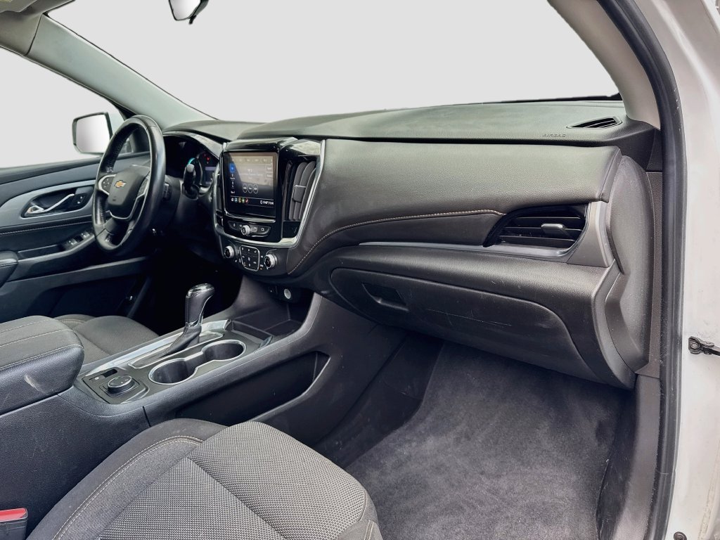 Used 2020 SUMMIT WHITE Chevrolet LT Cloth image 33