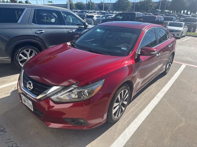 Used 2017 Red Nissan 2.5 SL image 2