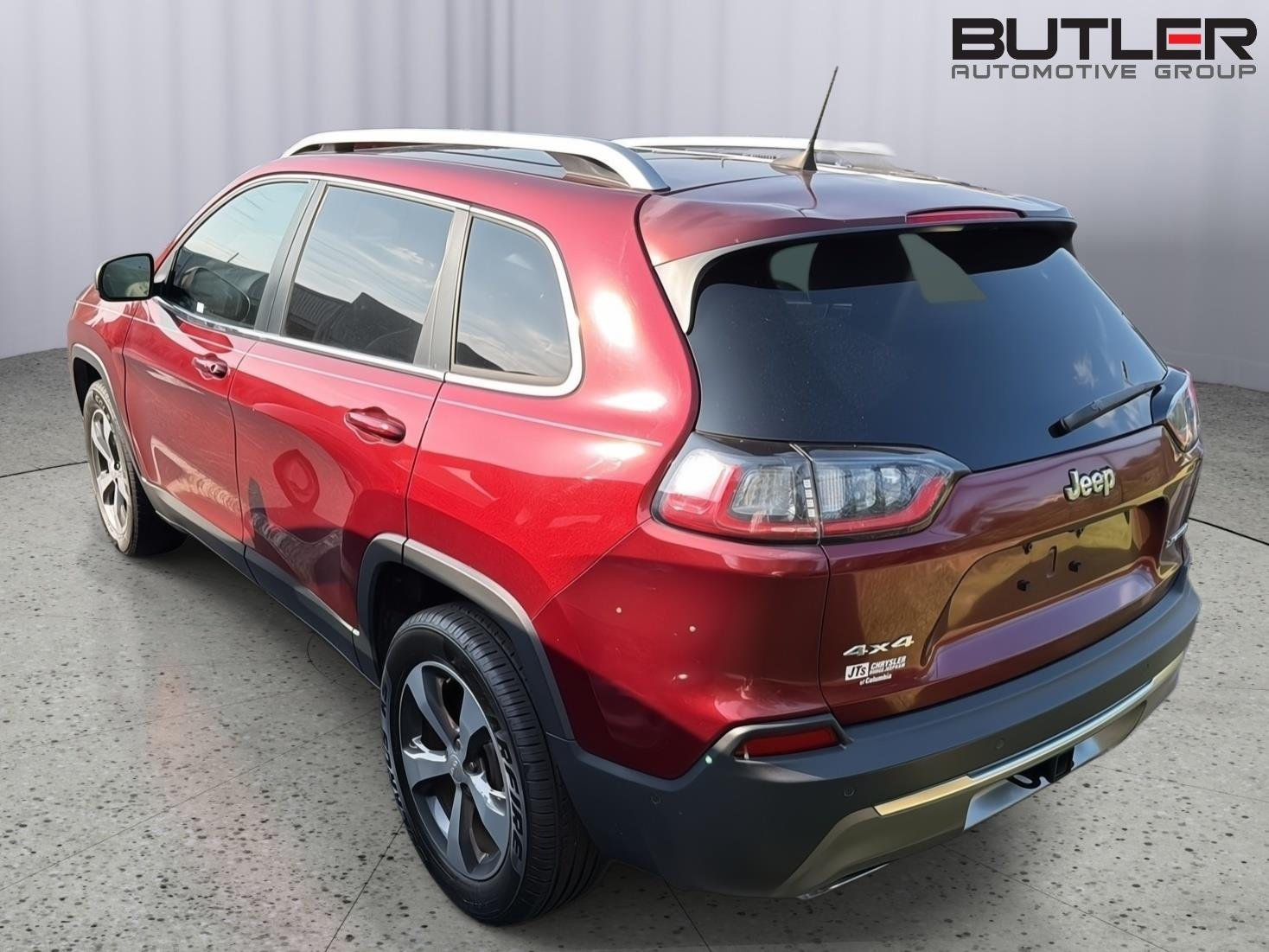 Used 2019 Velvet Red Pearlcoat Jeep Limited image 10