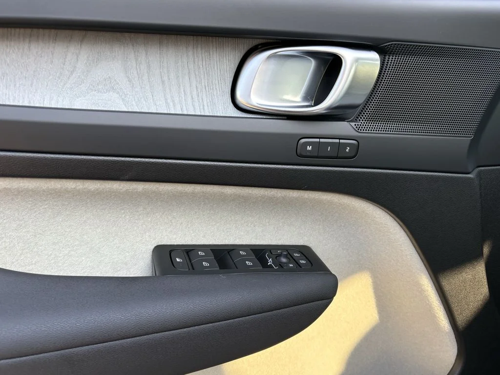 New 2026 Crystal White Volvo Plus image 11