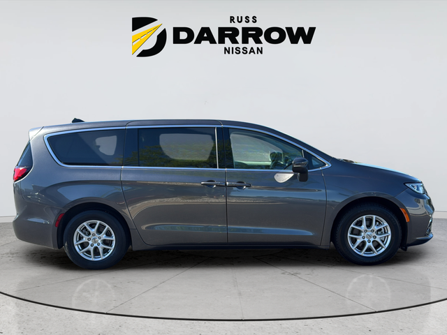 Used 2023 Gray Chrysler Touring L image 6