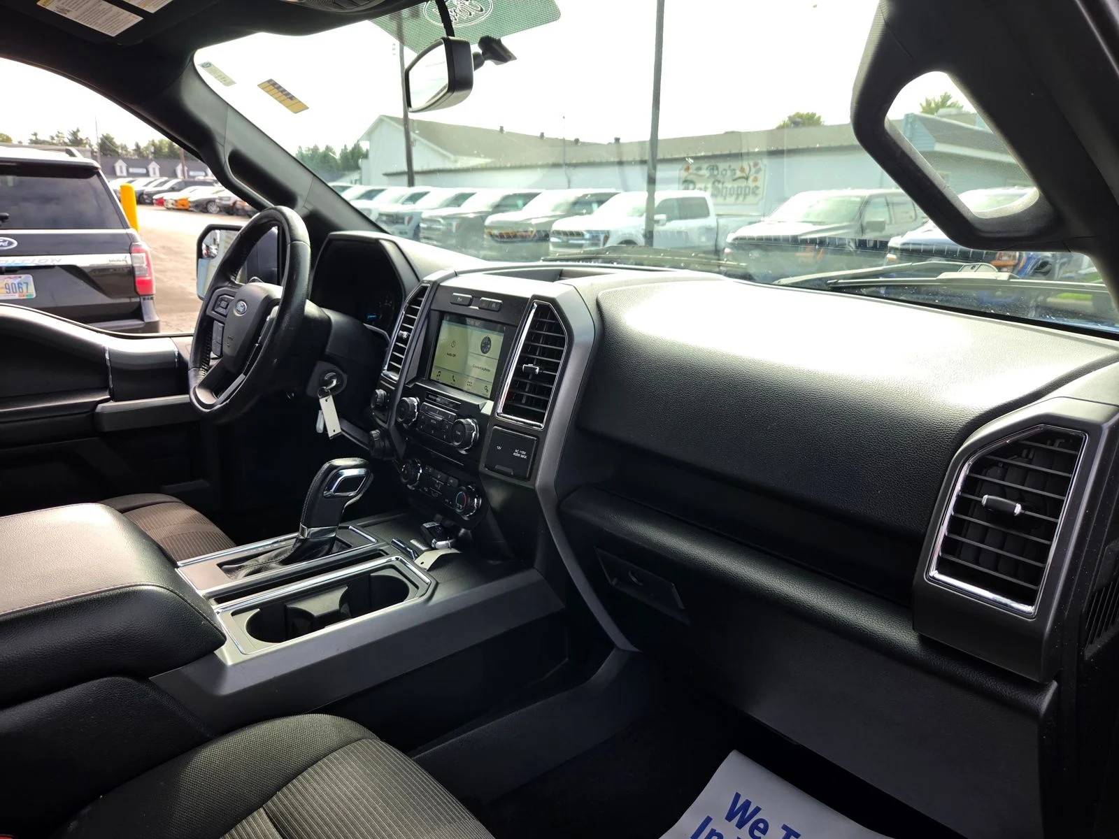 Used 2016 Blue Flame Metallic Ford XLT image 37