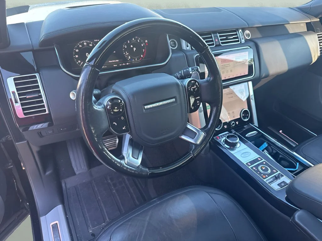 Used 2019  Land Rover Autobiography image 11