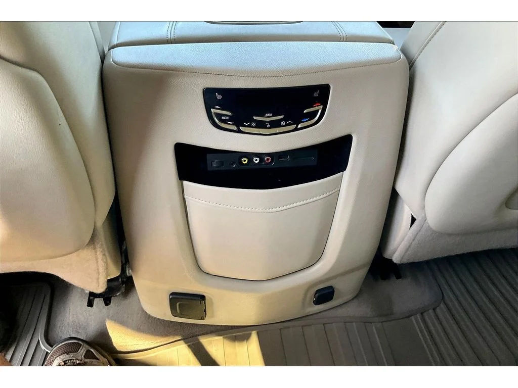 Used 2016 CRYSTAL WHITE TRICOAT Cadillac Luxury Collection image 24