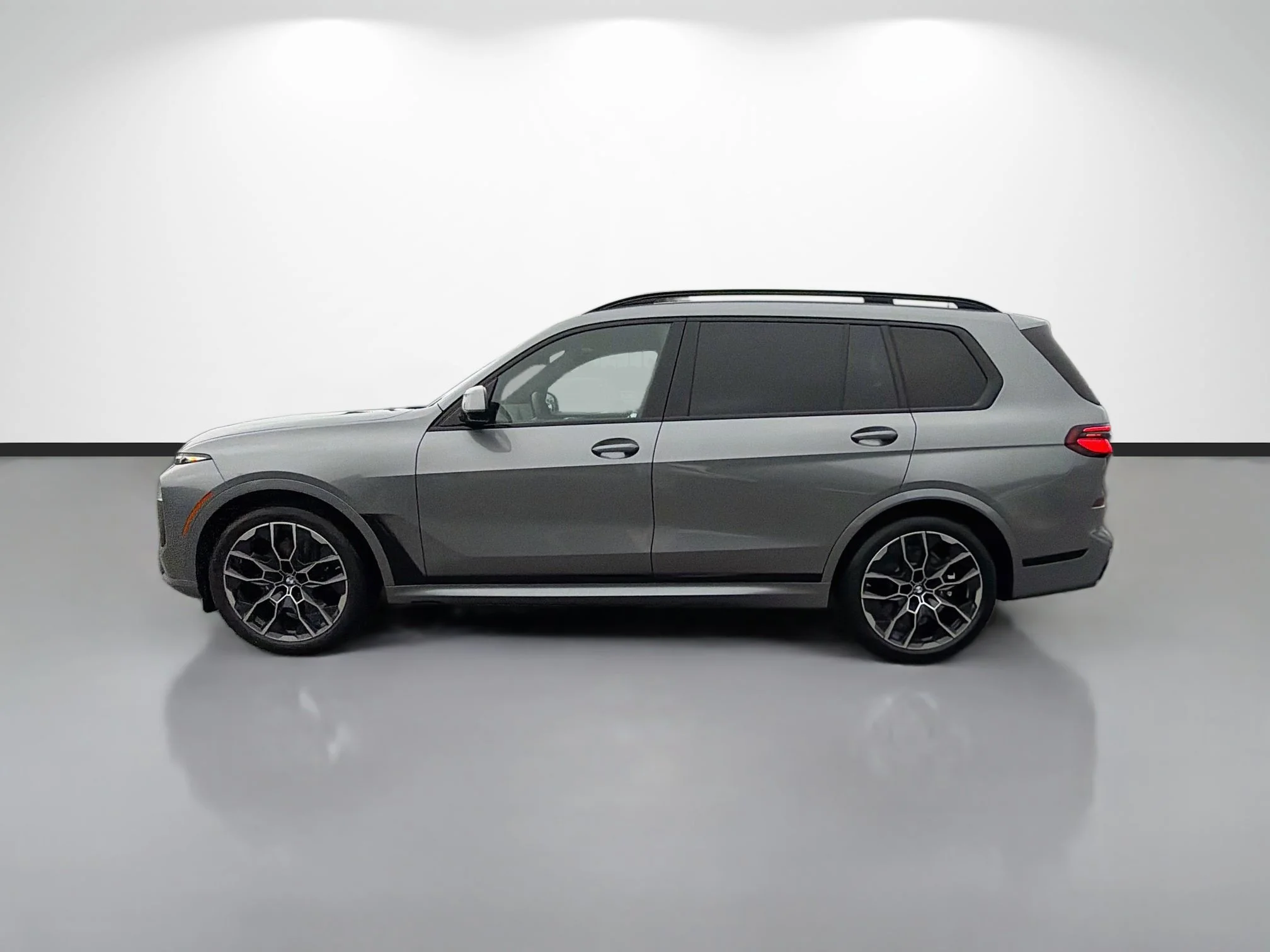 New 2027 Skyscraper Grey Metallic BMW xDrive40i image 6