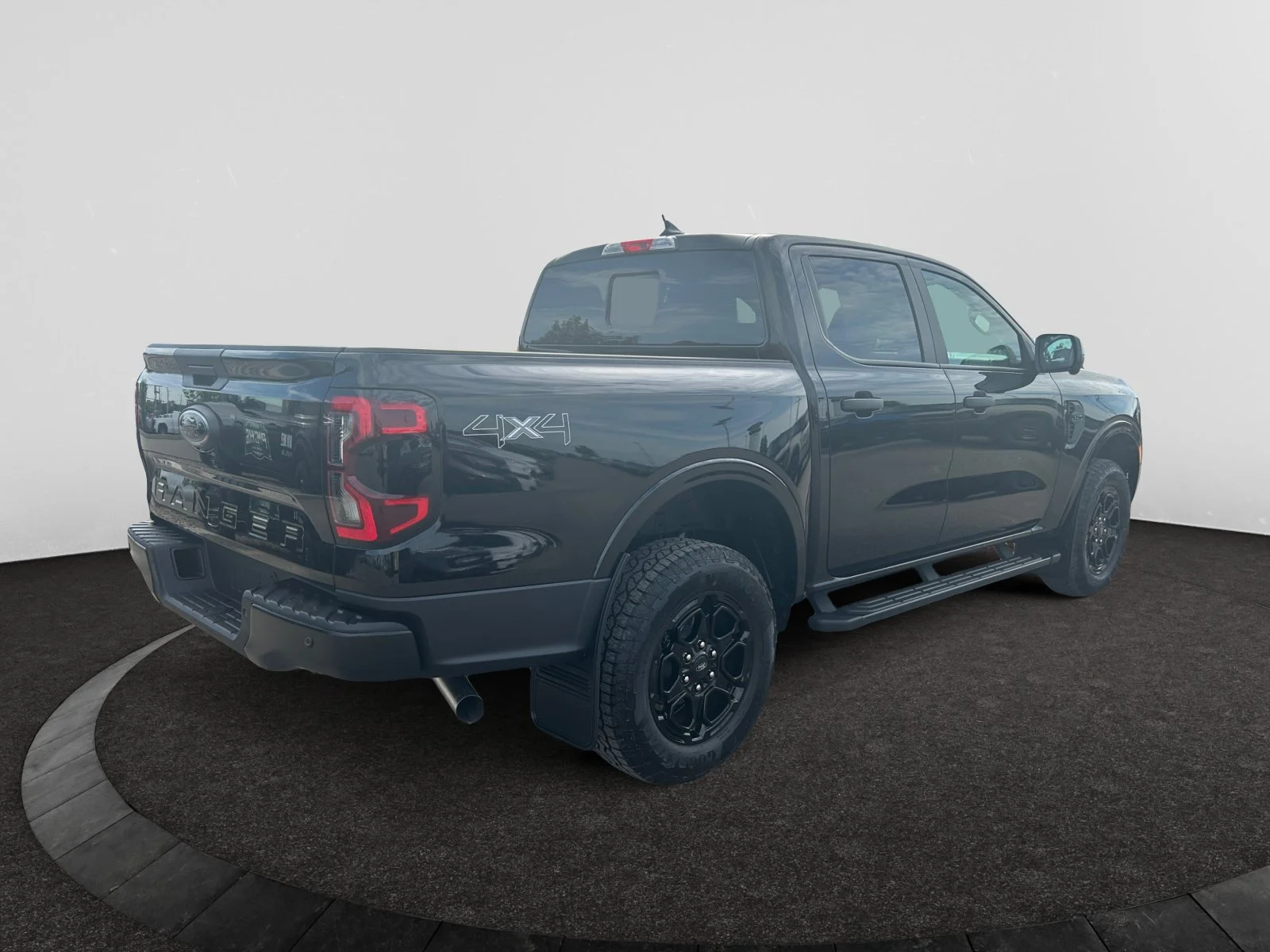 New 2026 Shadow Black Ford XLT image 5