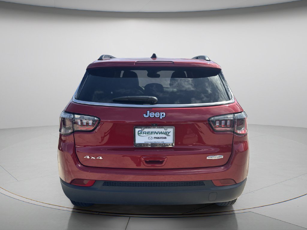 Used 2025 Red Hot Pearlcoat Jeep Latitude image 6