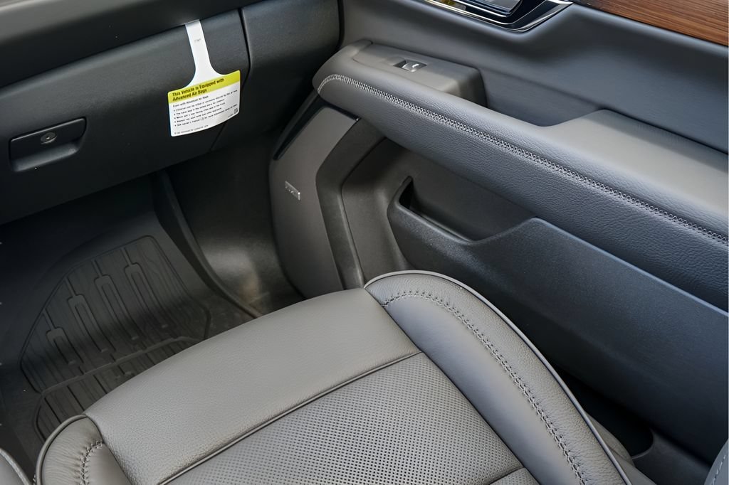 2026 GMC Yukon Denali - Photo 24