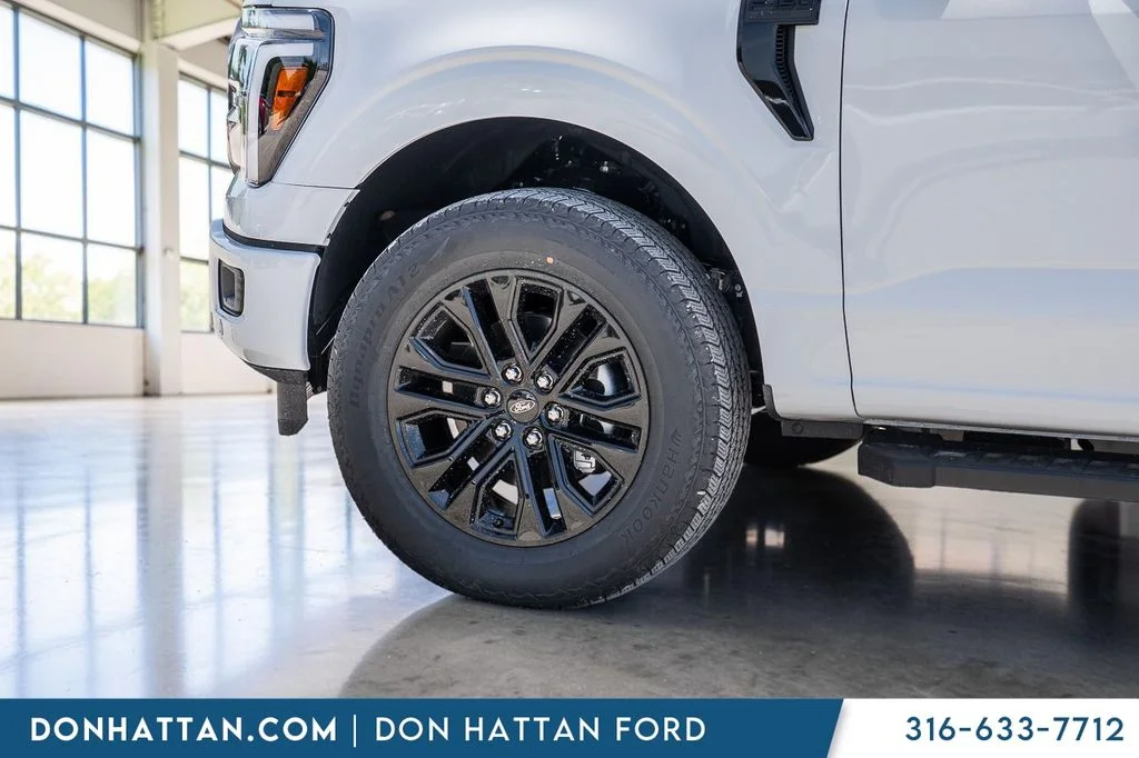 New 2026 Oxford White Ford Lariat® image 33