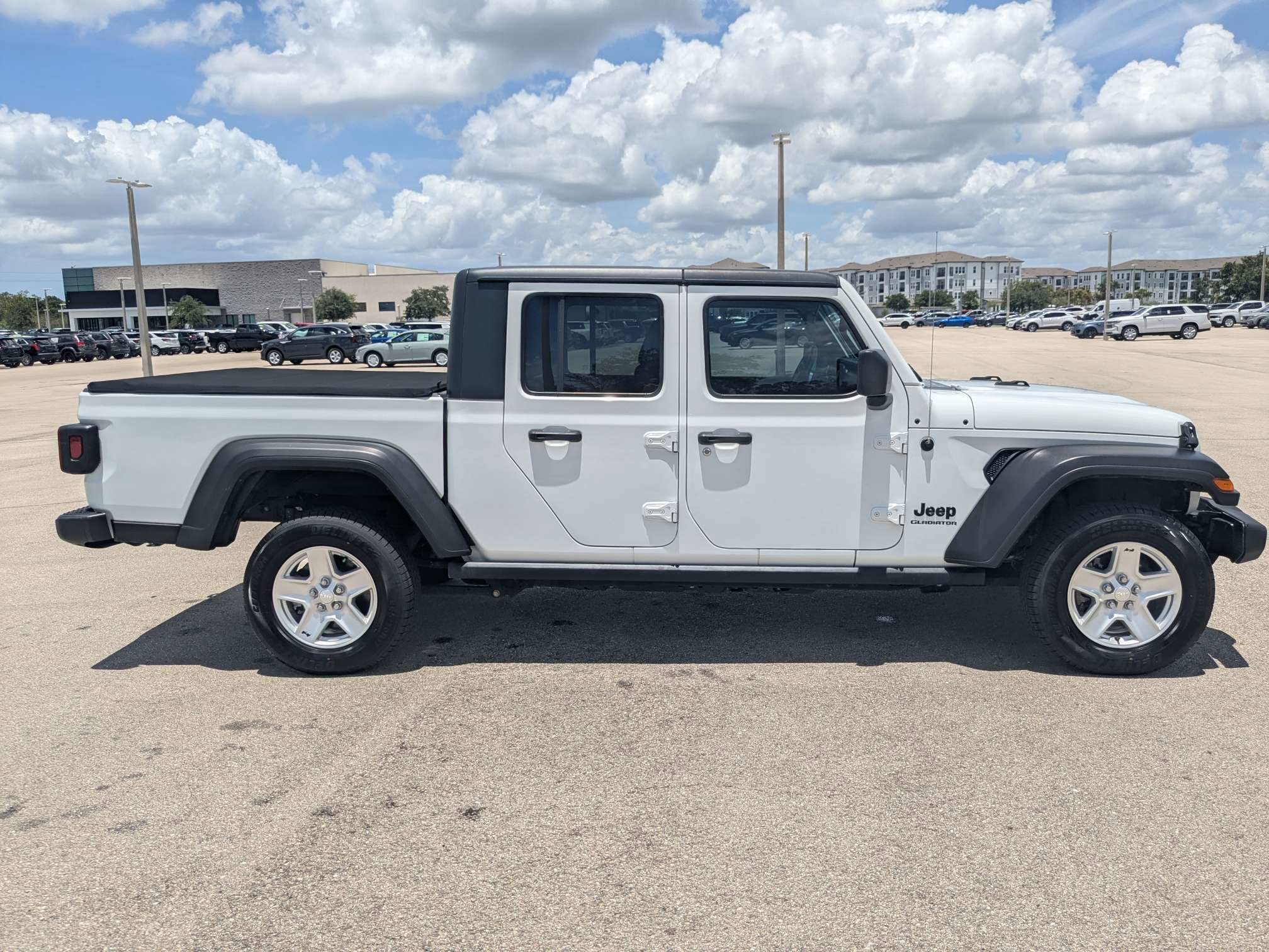 Used 2020 Bright White Clearcoat Jeep Sport S image 4