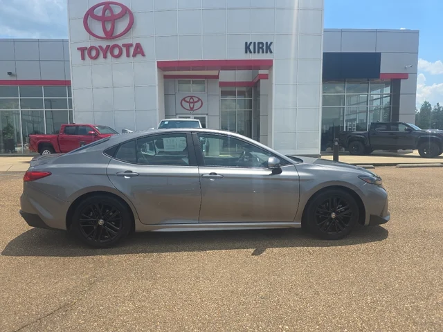 2025 Toyota Camry Hybrid SE