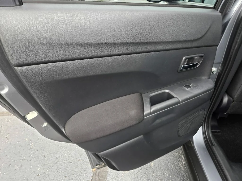 Used 2024 Gray Mitsubishi 2.0 SE image 32