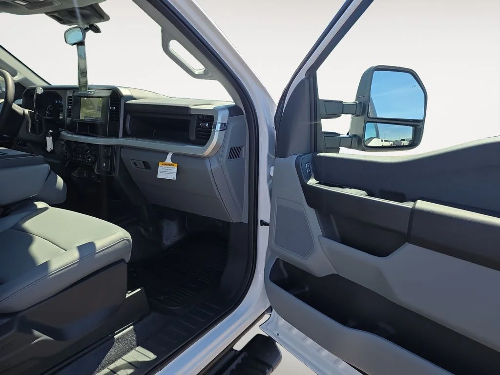 New 2026 OXFORD WHITE Ford XL image 9