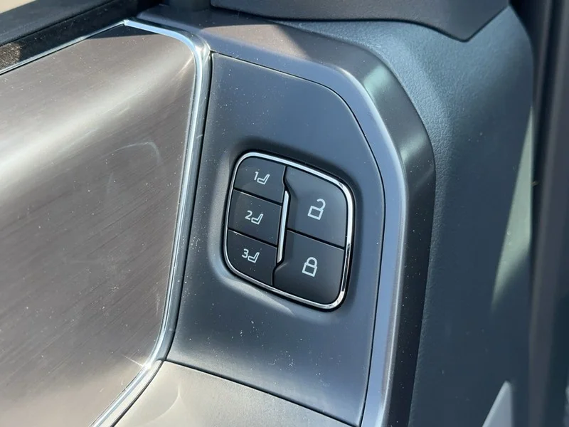 New 2026 Agate Black Metallic Ford LARIAT 4WD SuperCrew 5.5