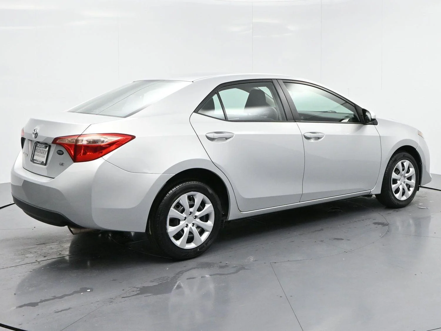 Used 2019 Classic Silver Metallic Toyota LE image 7
