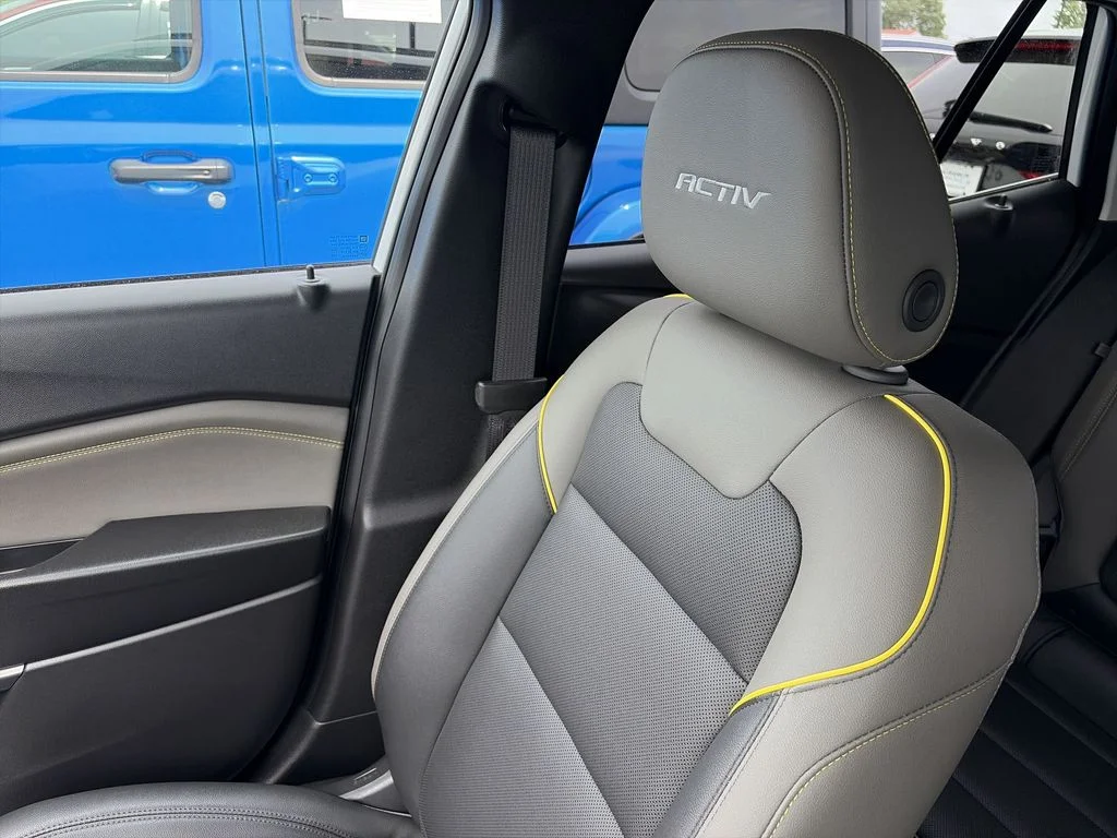 Used 2025 White Chevrolet ACTIV image 21