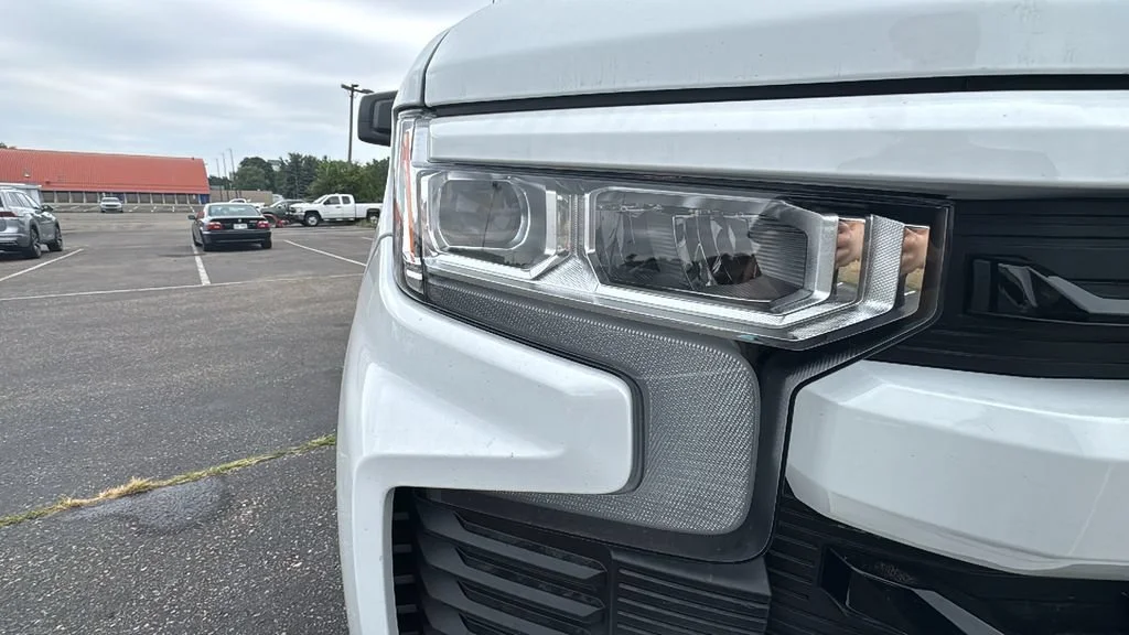New 2026 Summit White Chevrolet RST image 18