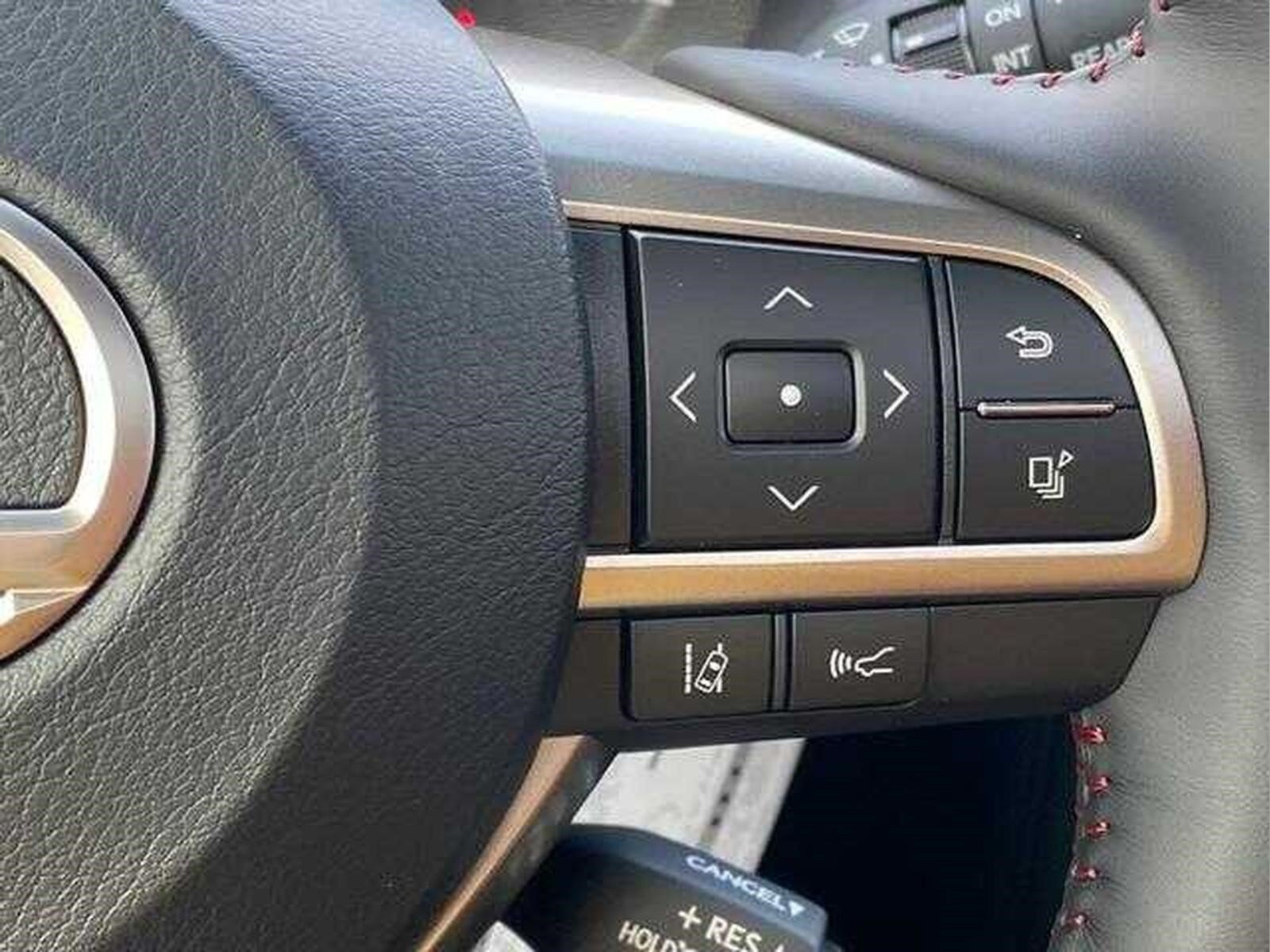 Used 2021 Starfire Pearl Lexus GX 460 Premium image 25