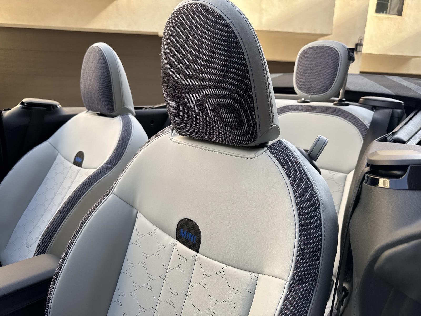 2025 MINI Convertible S - Photo 10